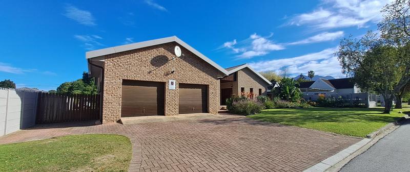 4 Bedroom Property for Sale in Heather Park Western Cape